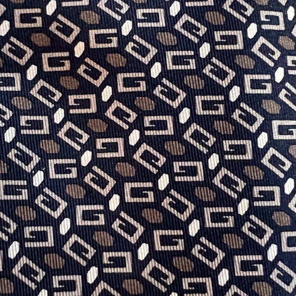 GUCCI Classic Designer Logo Tie 100% Silk Made in Italy - Picture 5 of 6